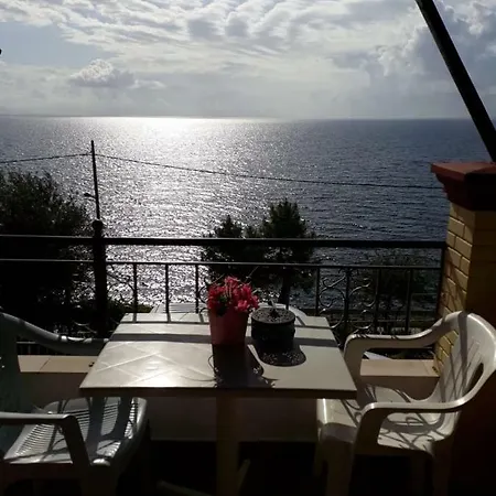 Sol E Mar Sea Side View *